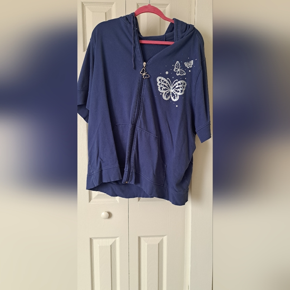 Short sleeve hoodie